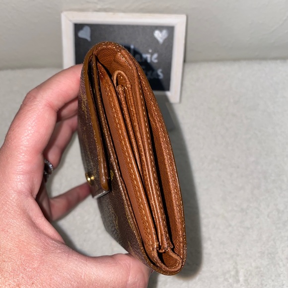 Wallet - Picture 9 of 10